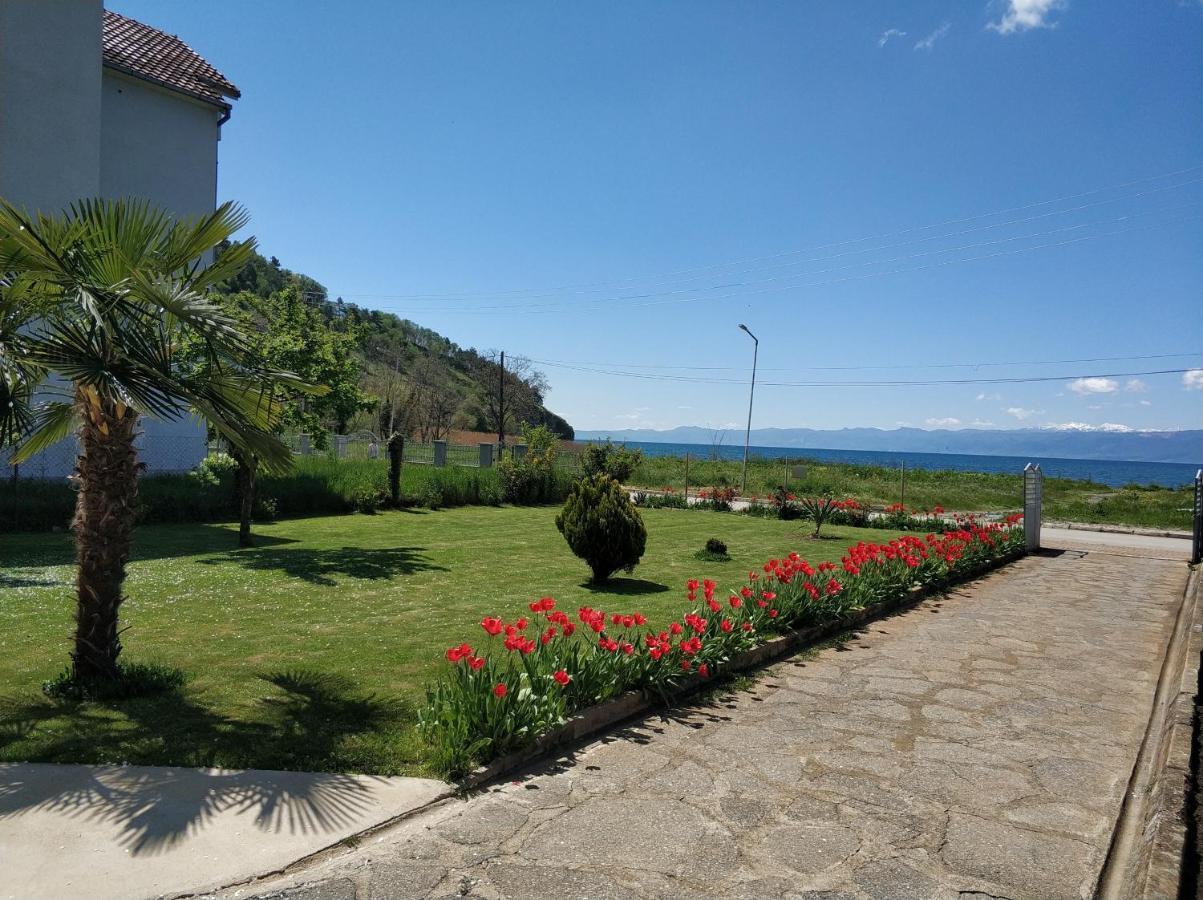 Apartments Three Ohrid Buitenkant foto